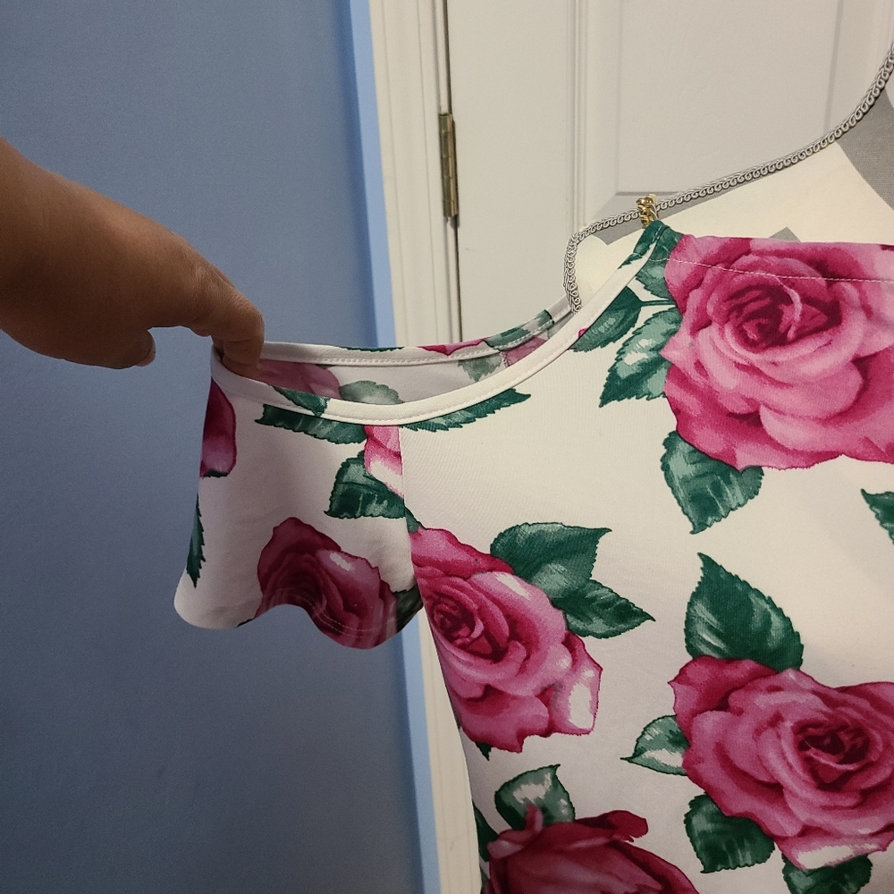 Beautiful Rose Top - Picture 3 of 4